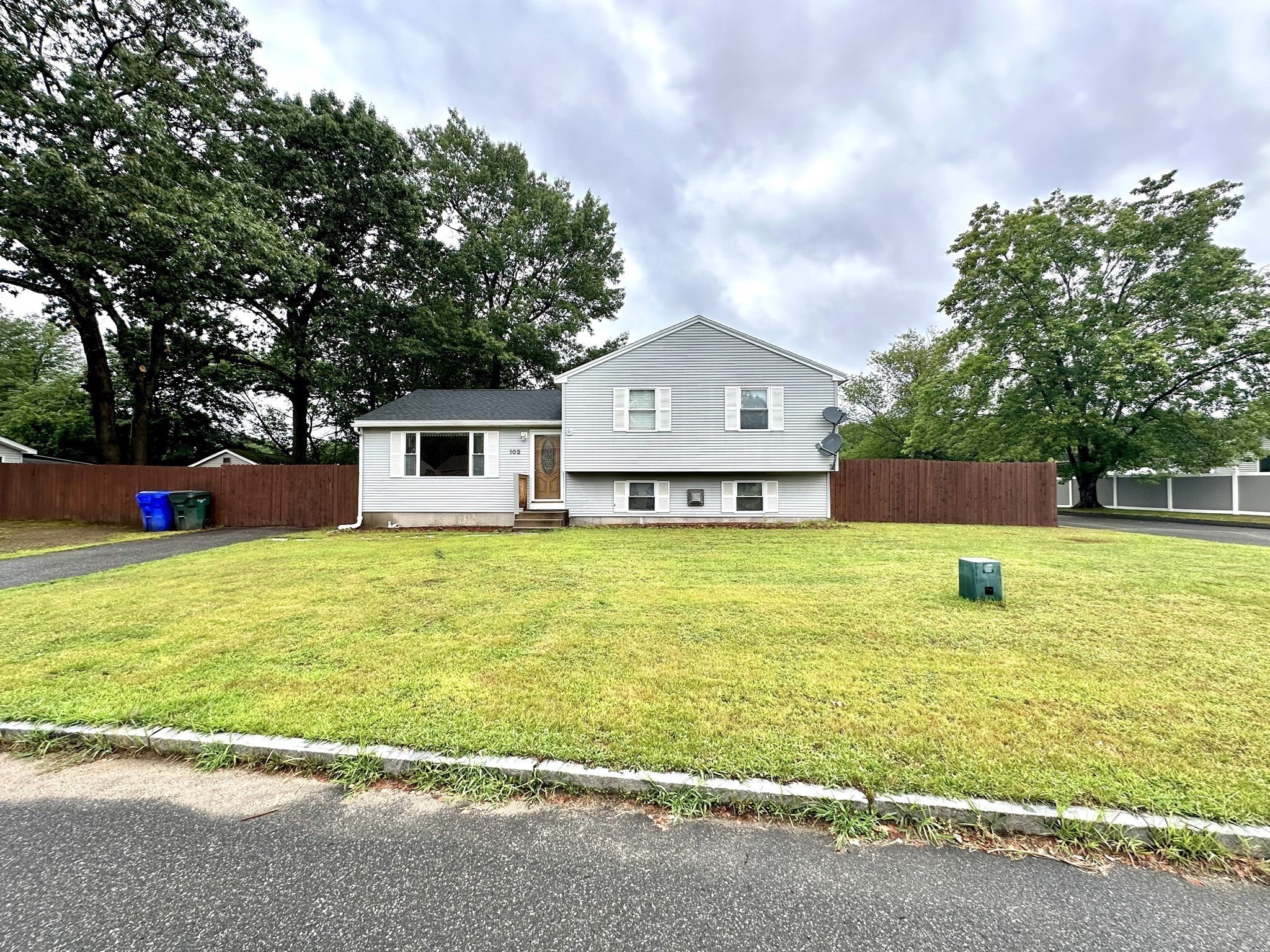 102 Starling Road, Springfield, MA 01119