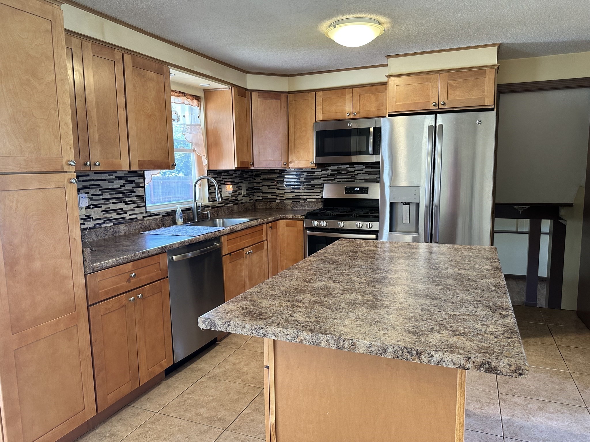 102 Starling Road, Springfield, MA 01119 — photo 2