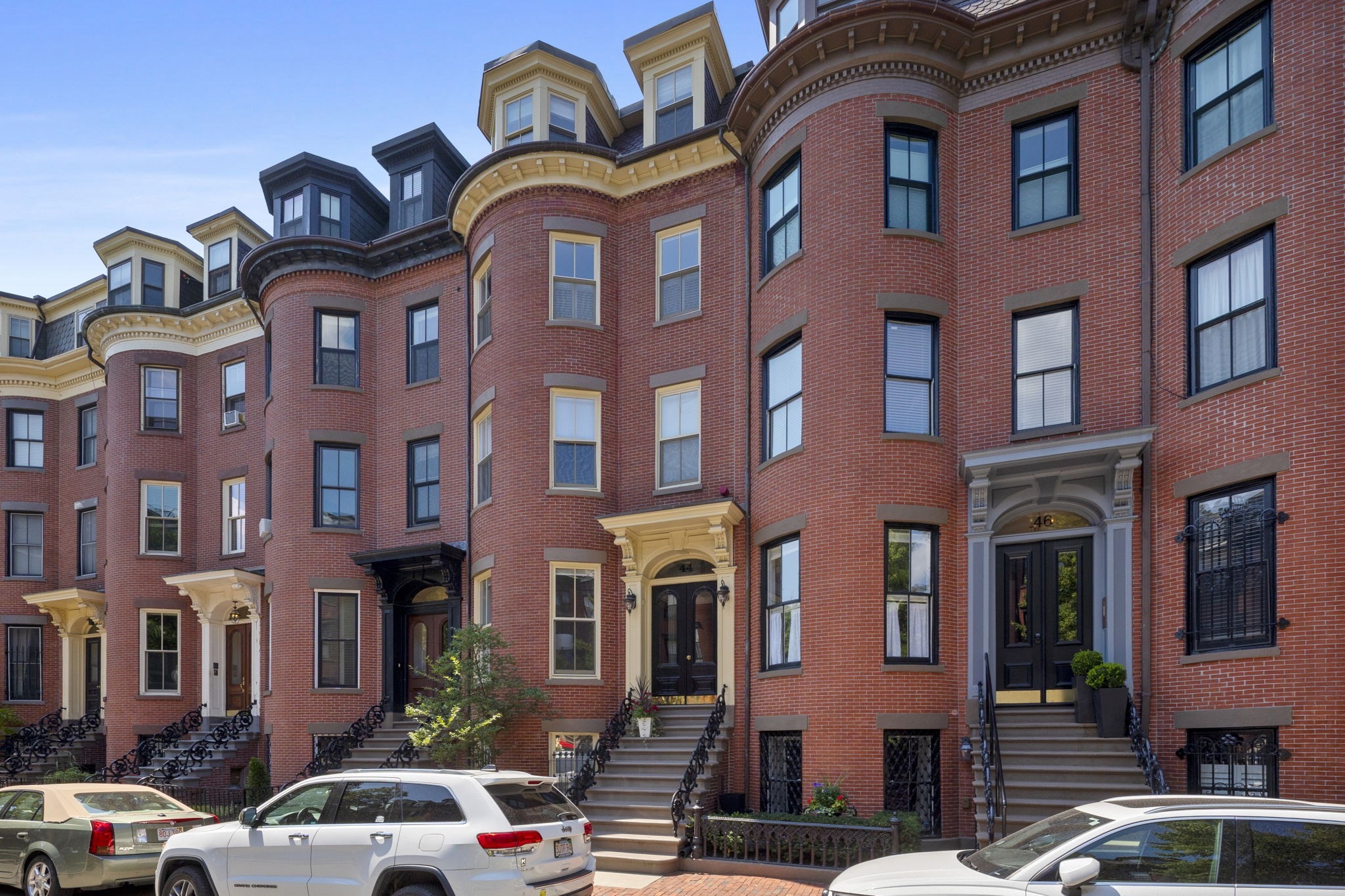 44 Rutland Sq #2 — photo