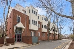 218 Thorndike St #208B — photo