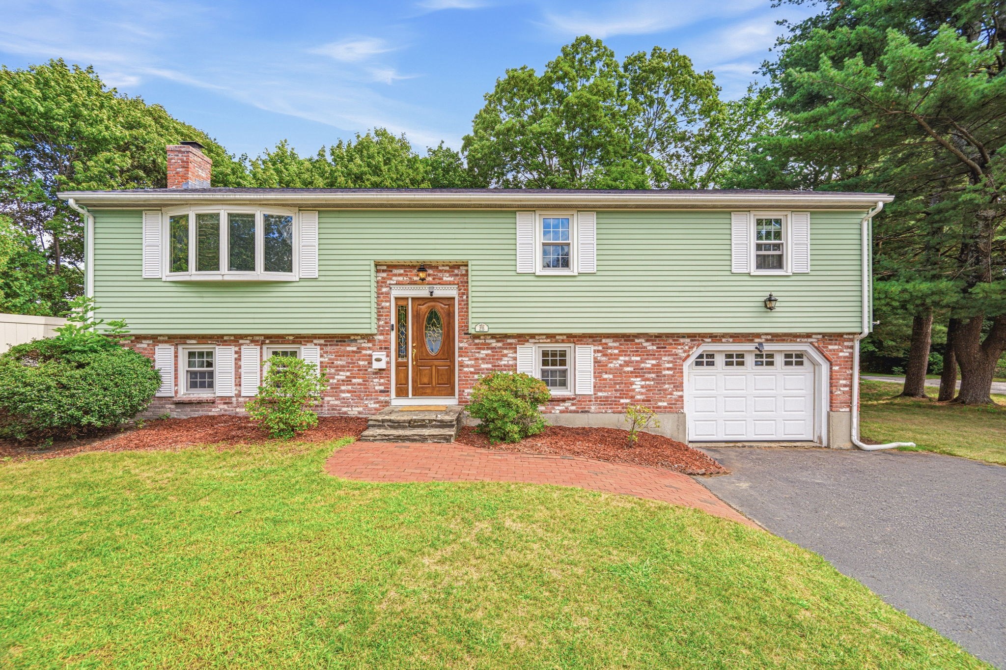 25 Oak Ridge Way — photo