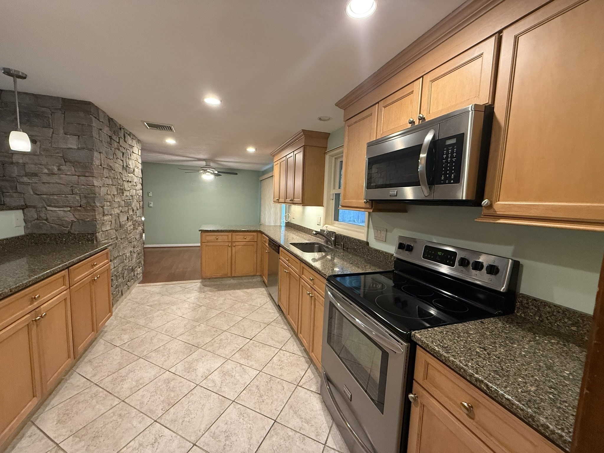 24 Wedgemere Road, Beverly, MA 01915 — photo 3