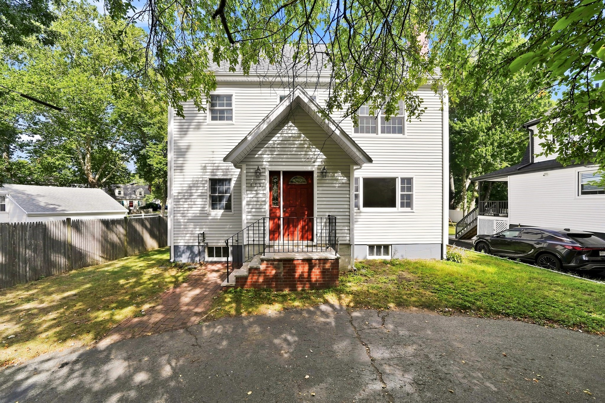438 Waltham St — photo