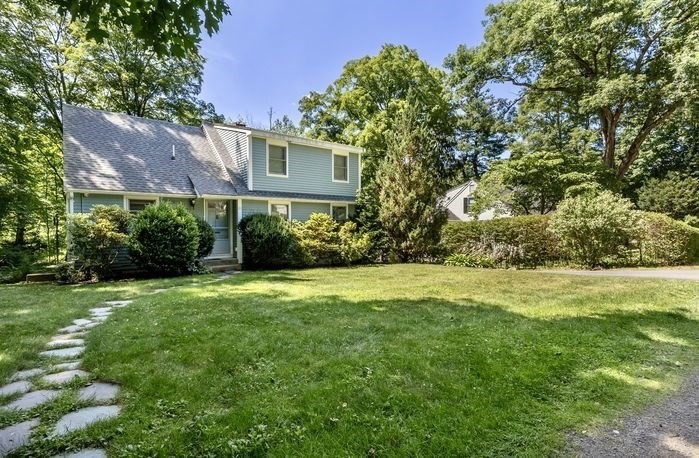 11 Springdale Ave — photo