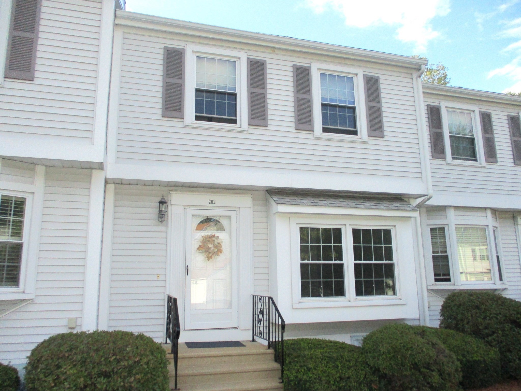 202 Heritage Ln #202 — photo