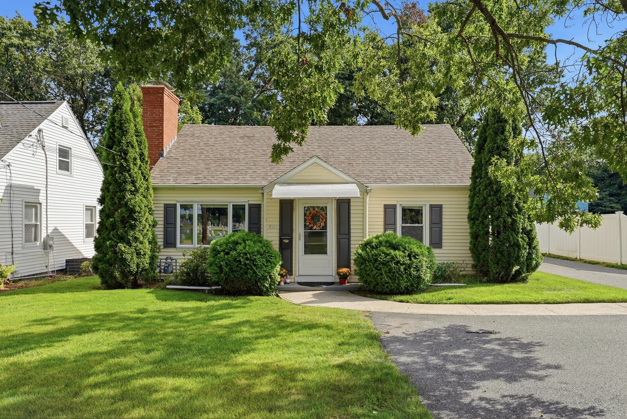 401 Kings Hwy — photo