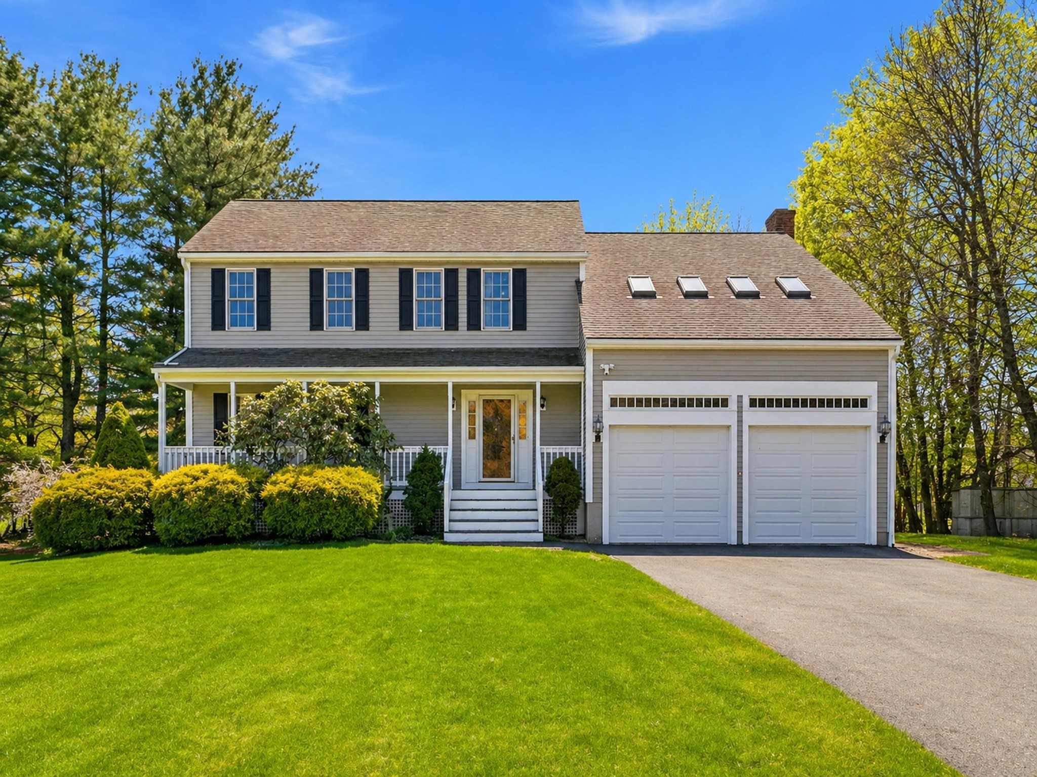 1 Village Ln — photo