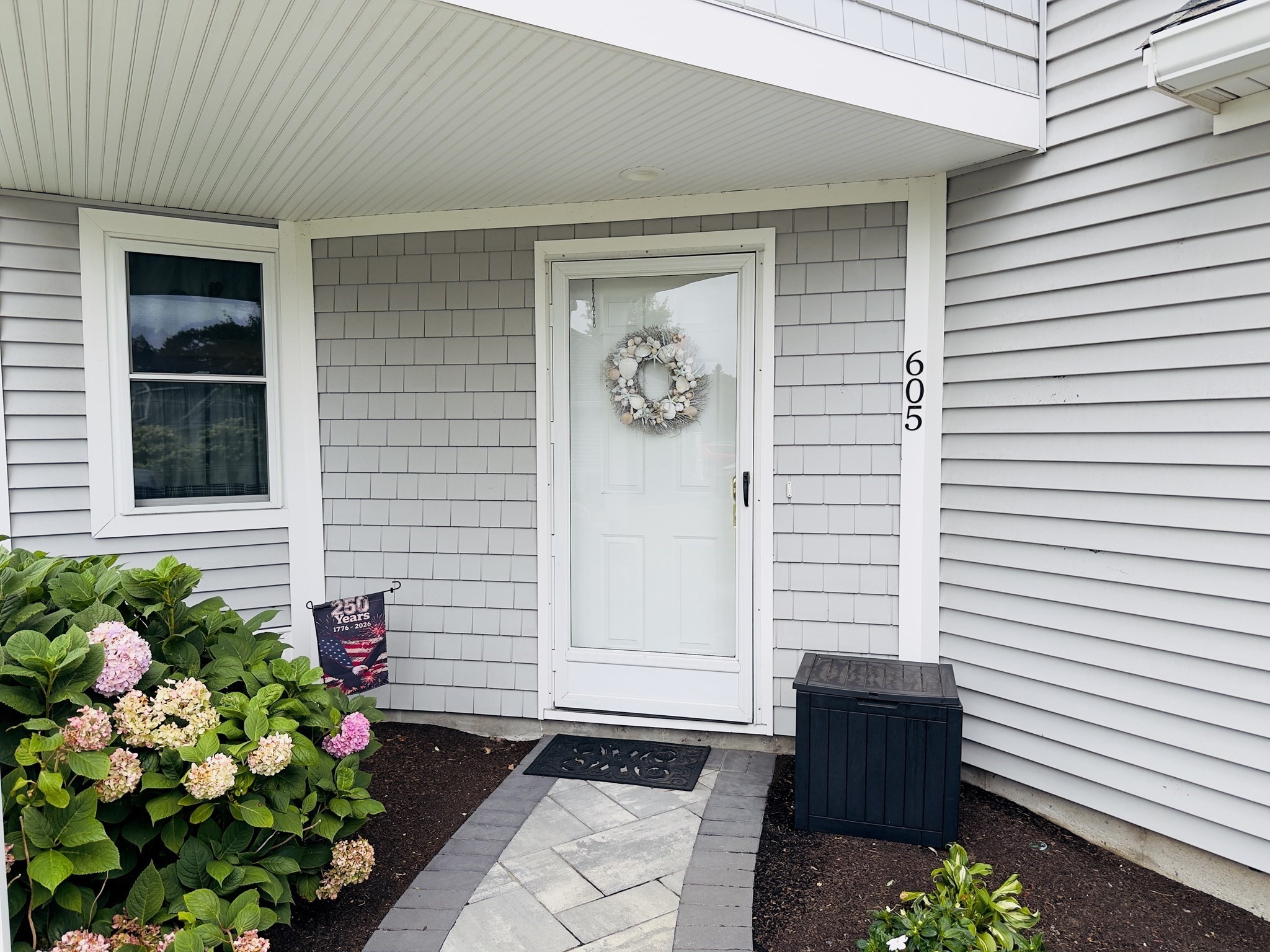 605 White Cliff Dr Summer — photo