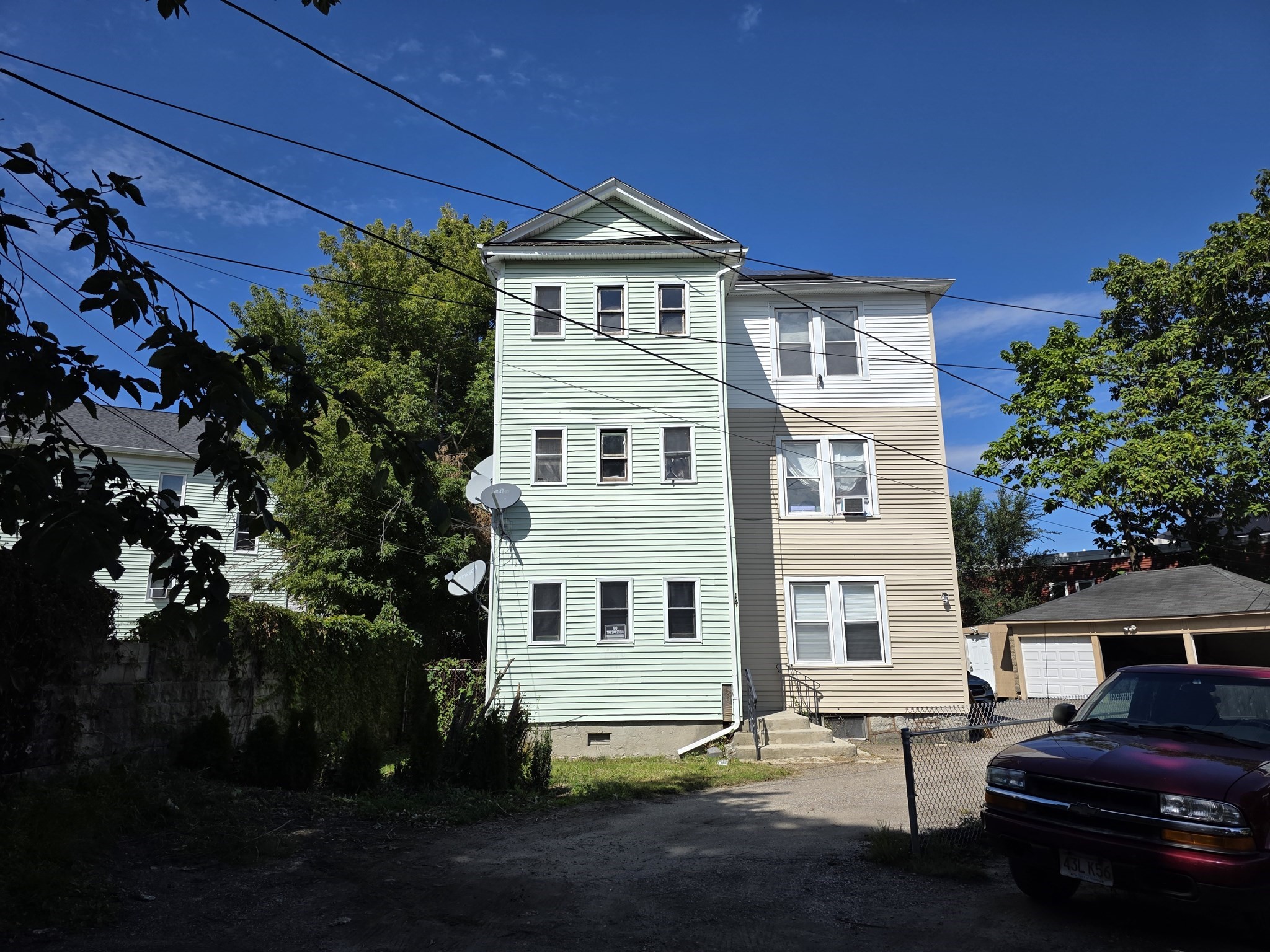 14 Douglas Ct 3rd Fl — photo