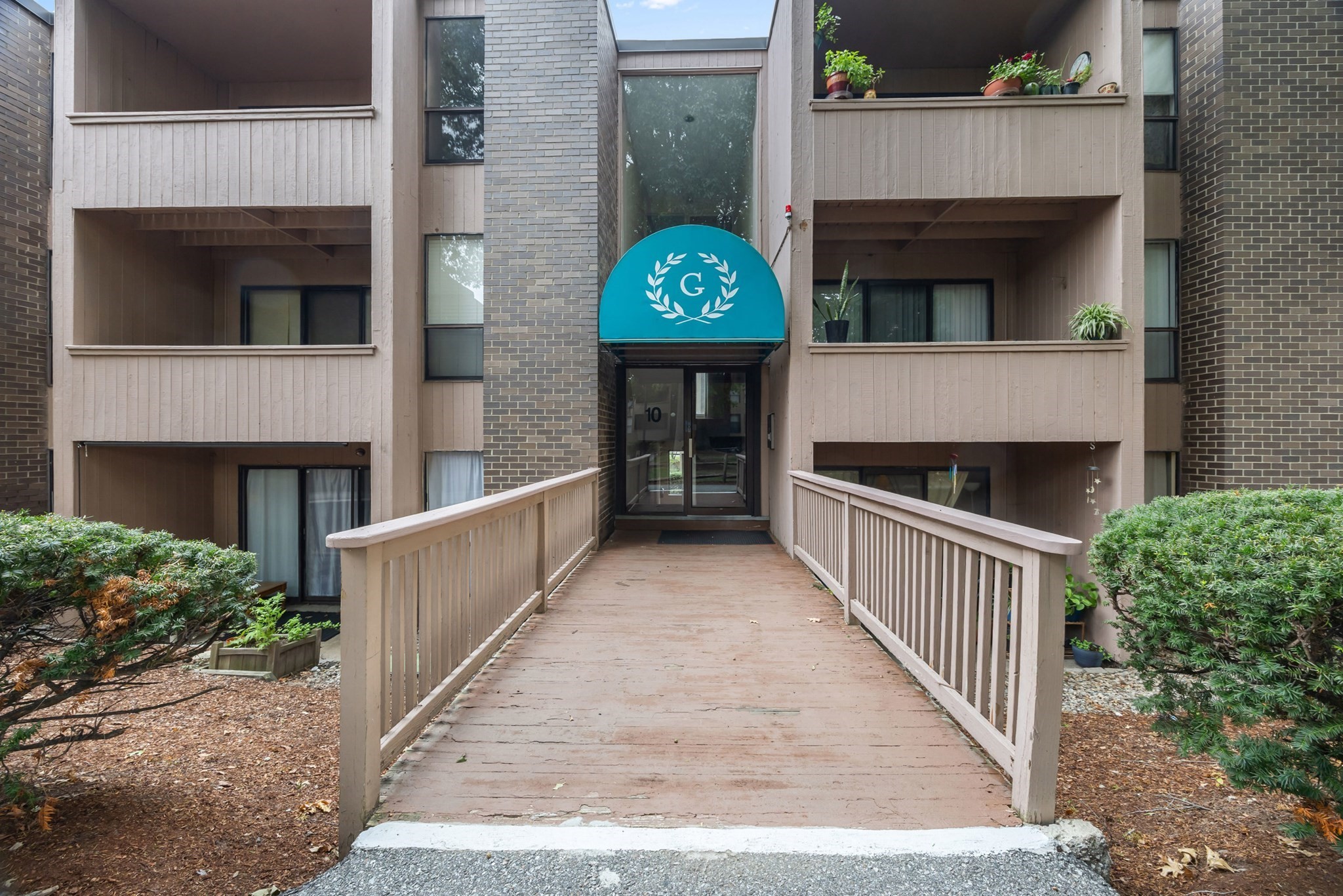 10 Shrewsbury Green Dr #I — photo