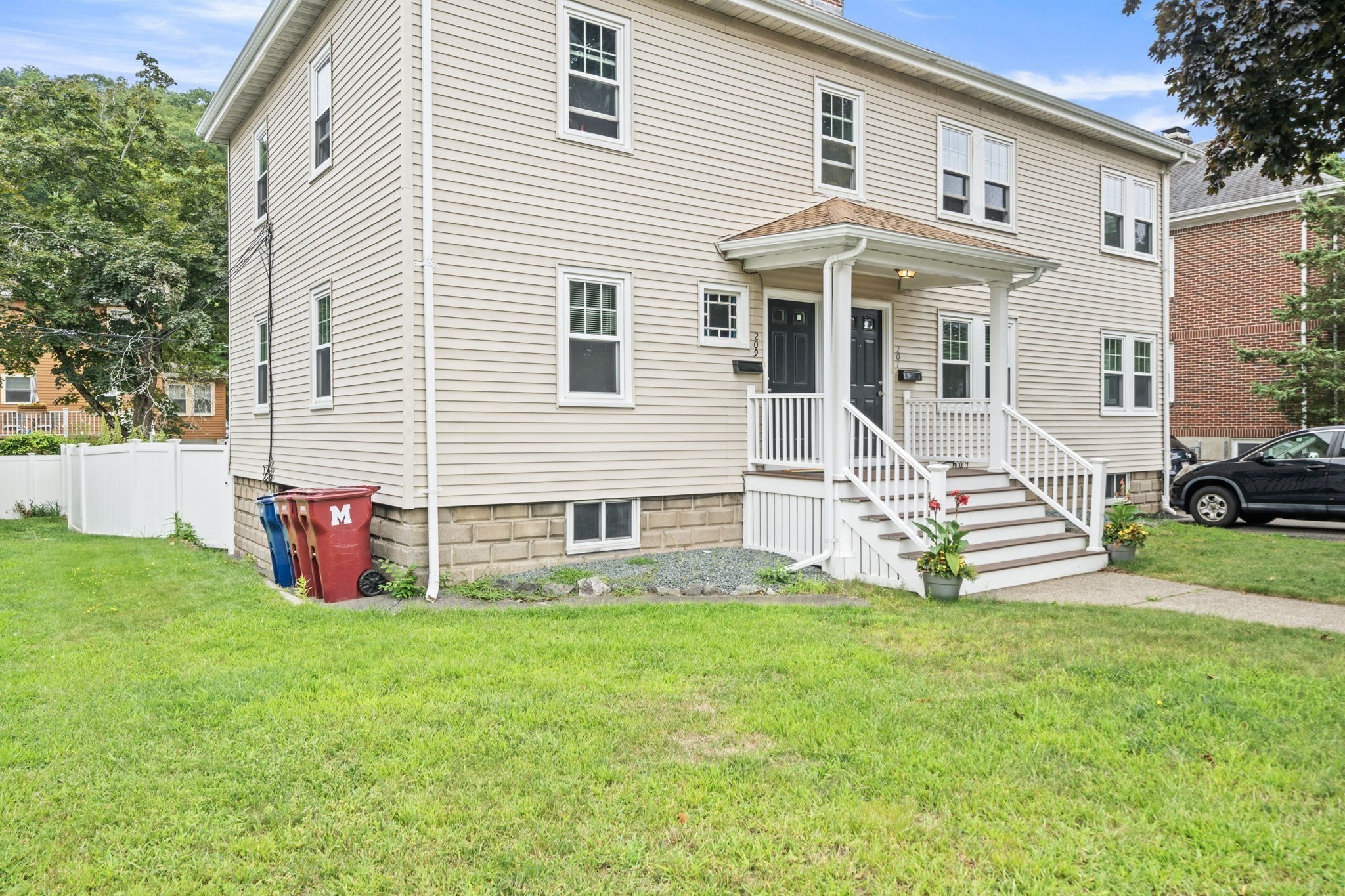 207-209 Main #207 — photo