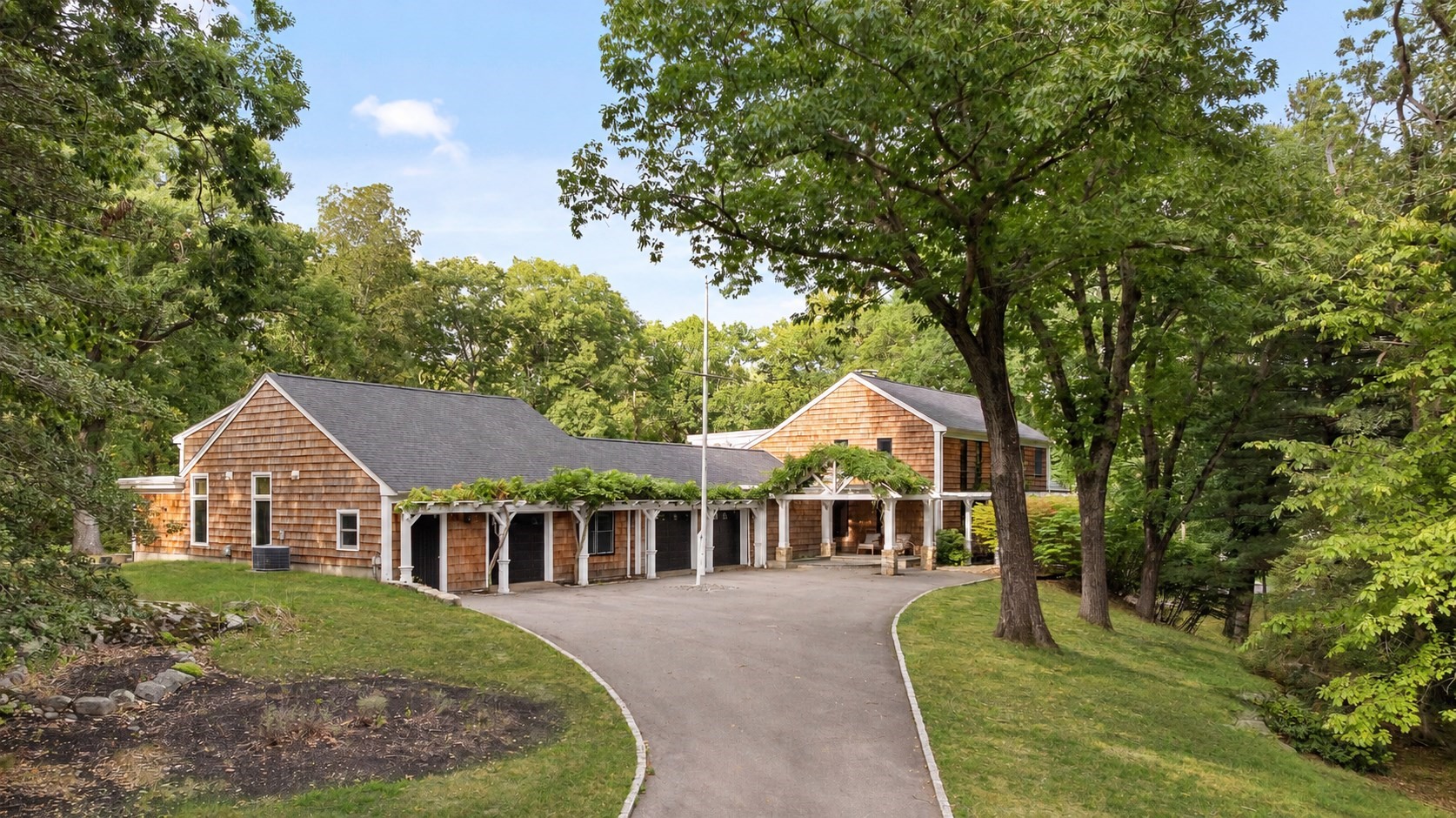 8&10 Evergreen Ln — photo