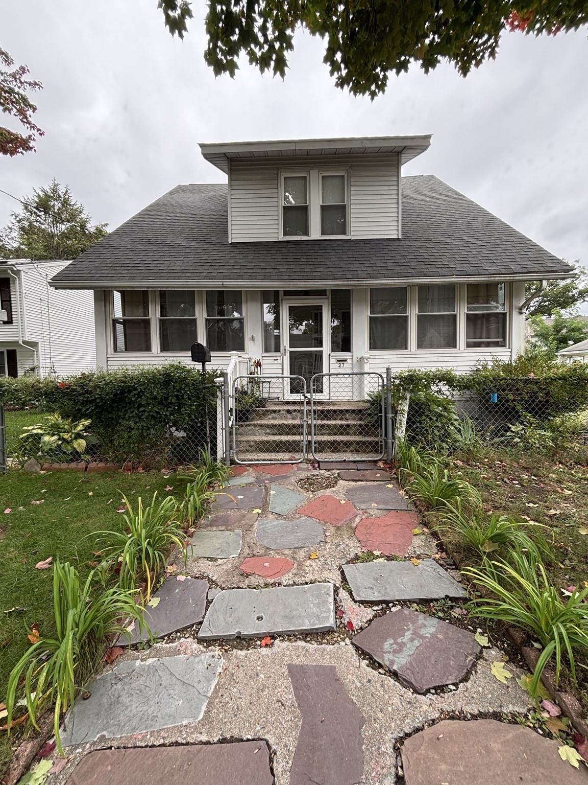 27 Border Street, Springfield, MA 01104 — photo 3