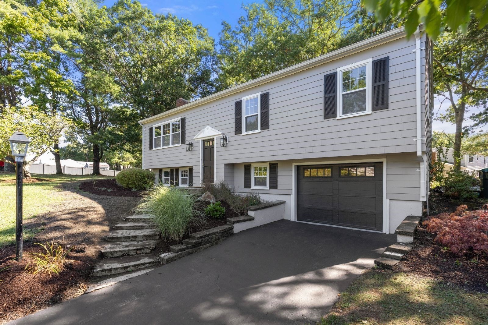 95 Blackmount Drive — photo