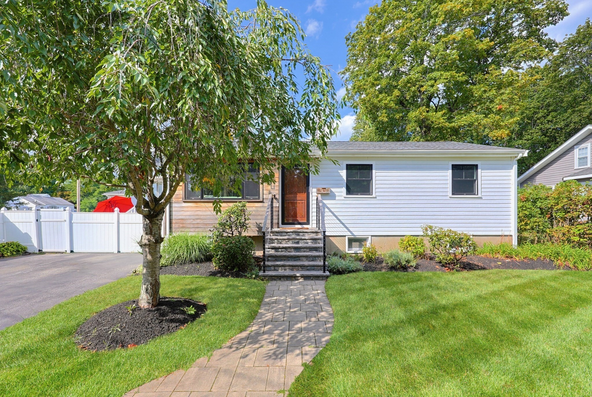 8 Woodland Pkwy — photo