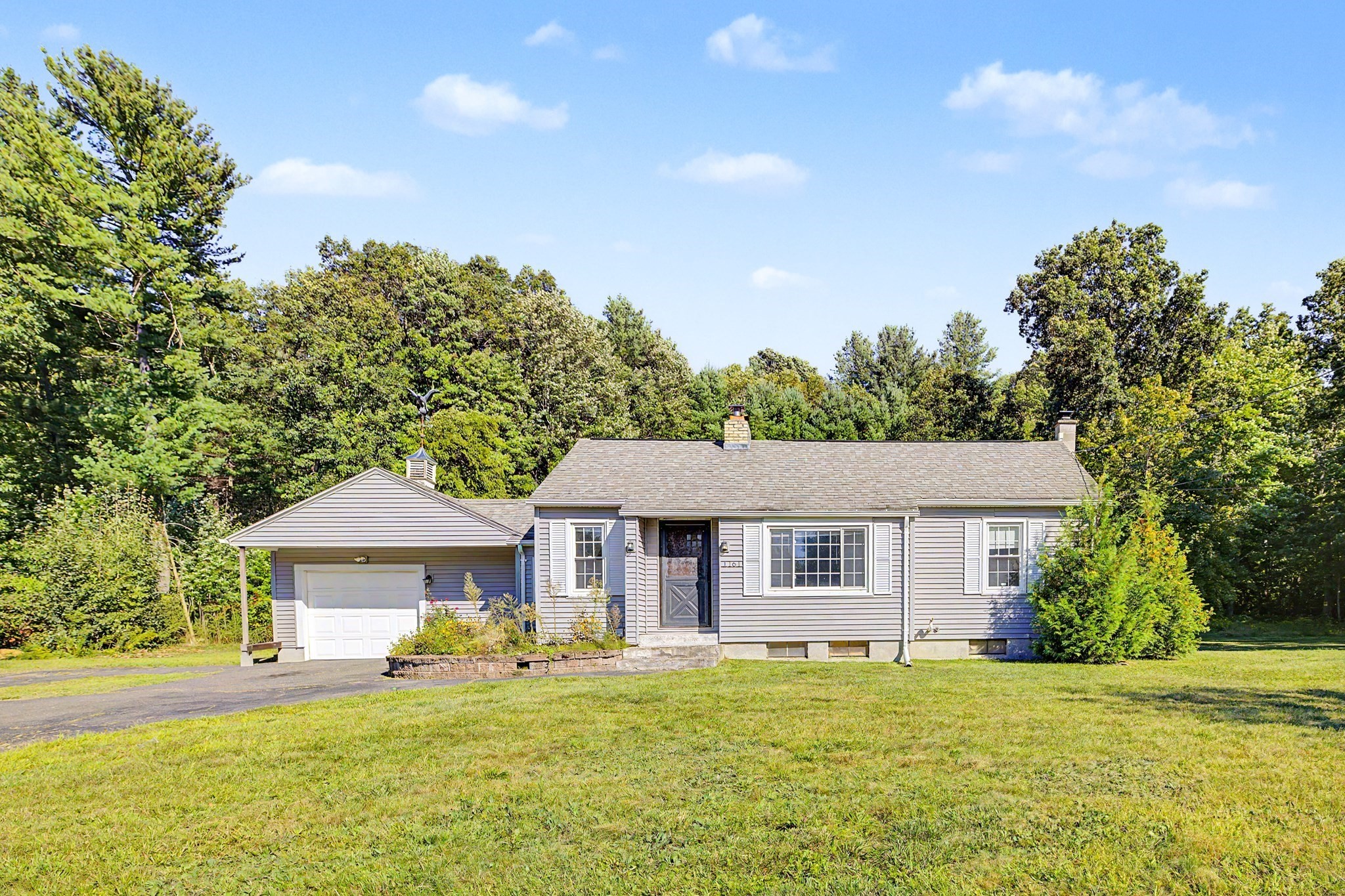 1161 E Mountain Rd — photo
