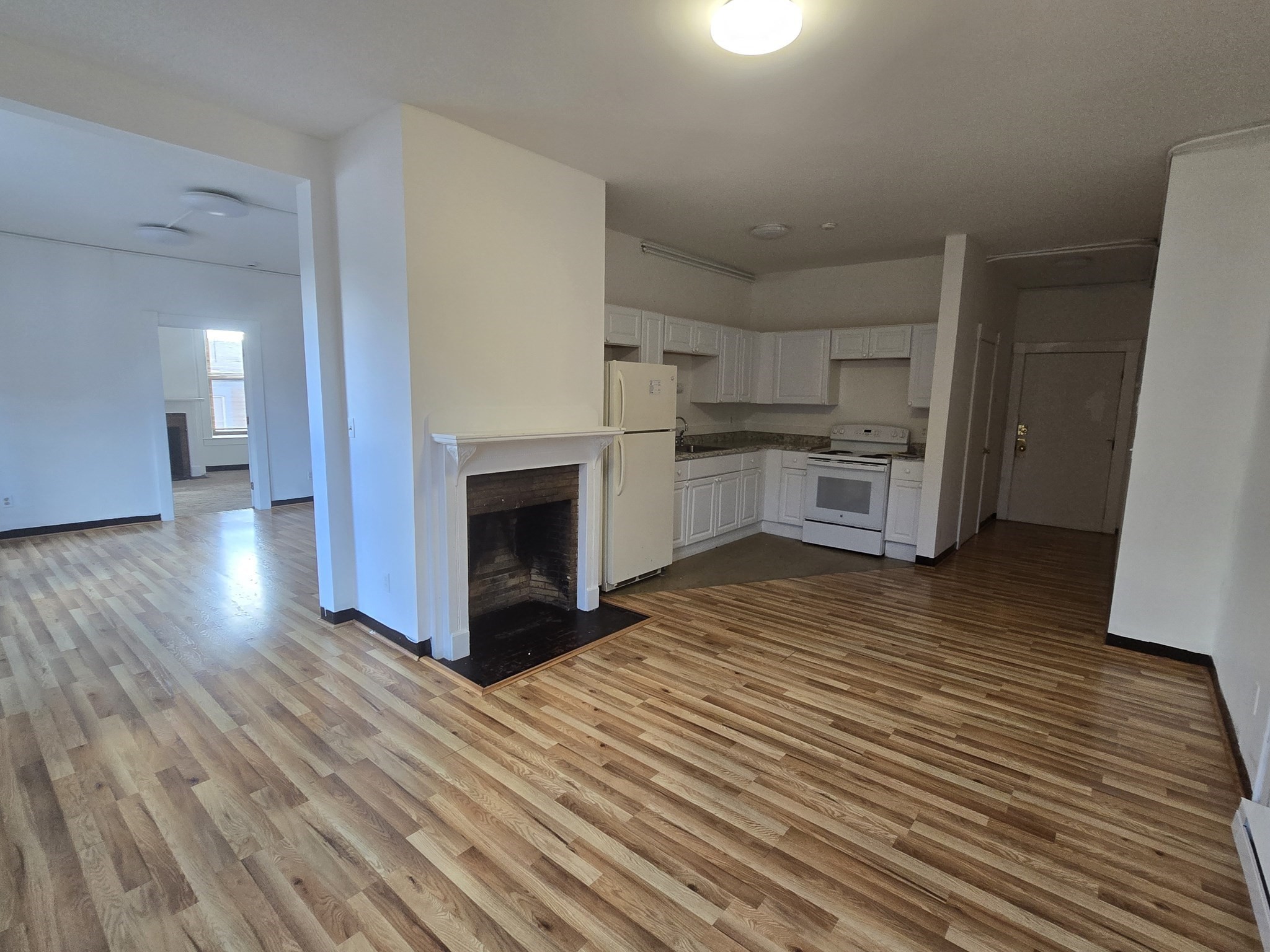 14 E Main St #1 — photo