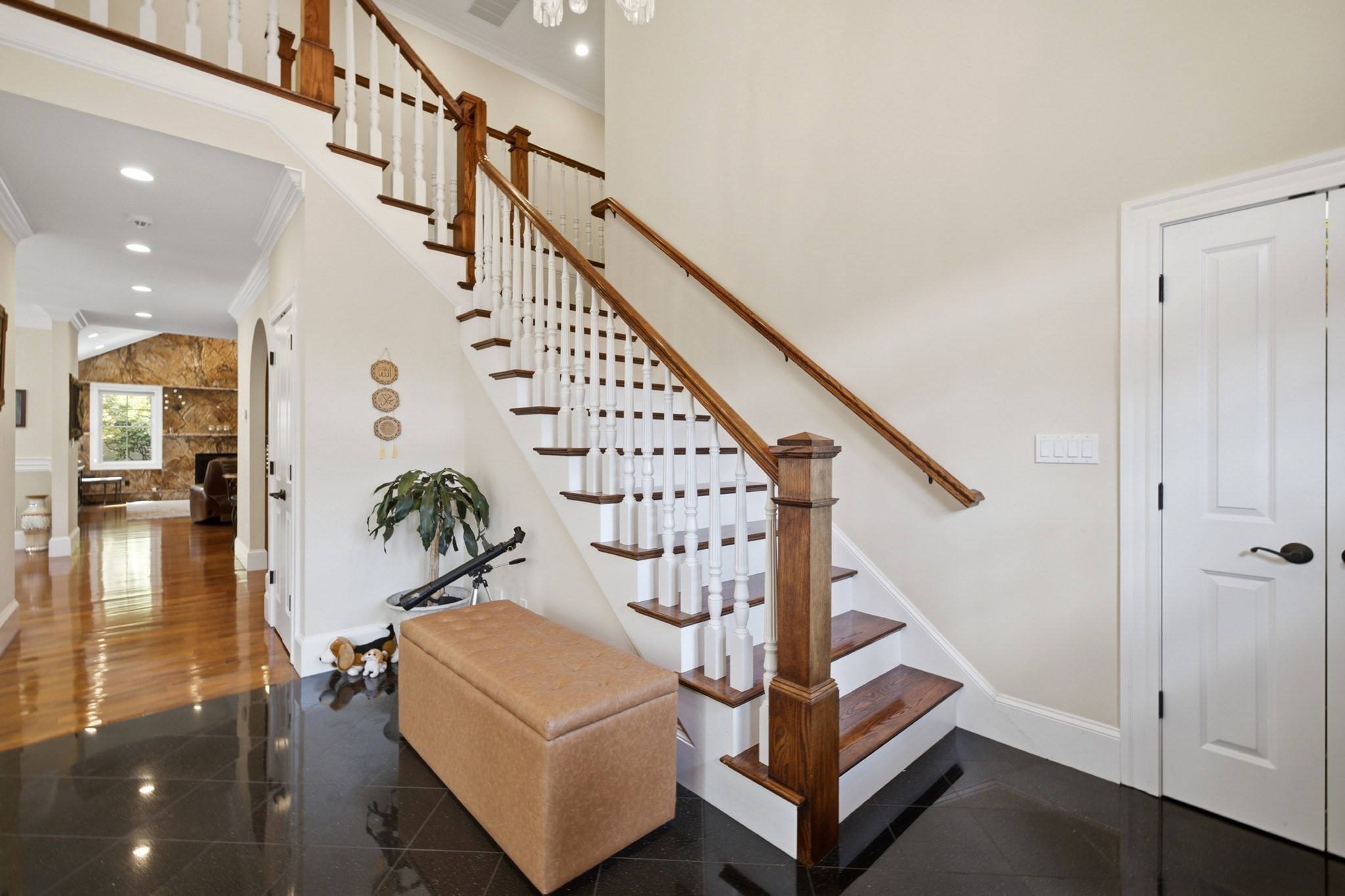 8 Longmeadow Road, Newton, MA 02459 — photo 3