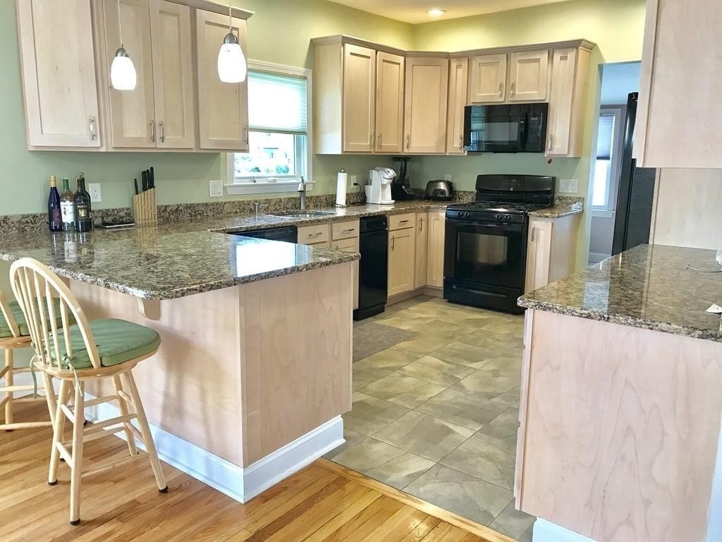 37 R Street Winter Rental oct to jun, Hull, MA 02045 — photo 2