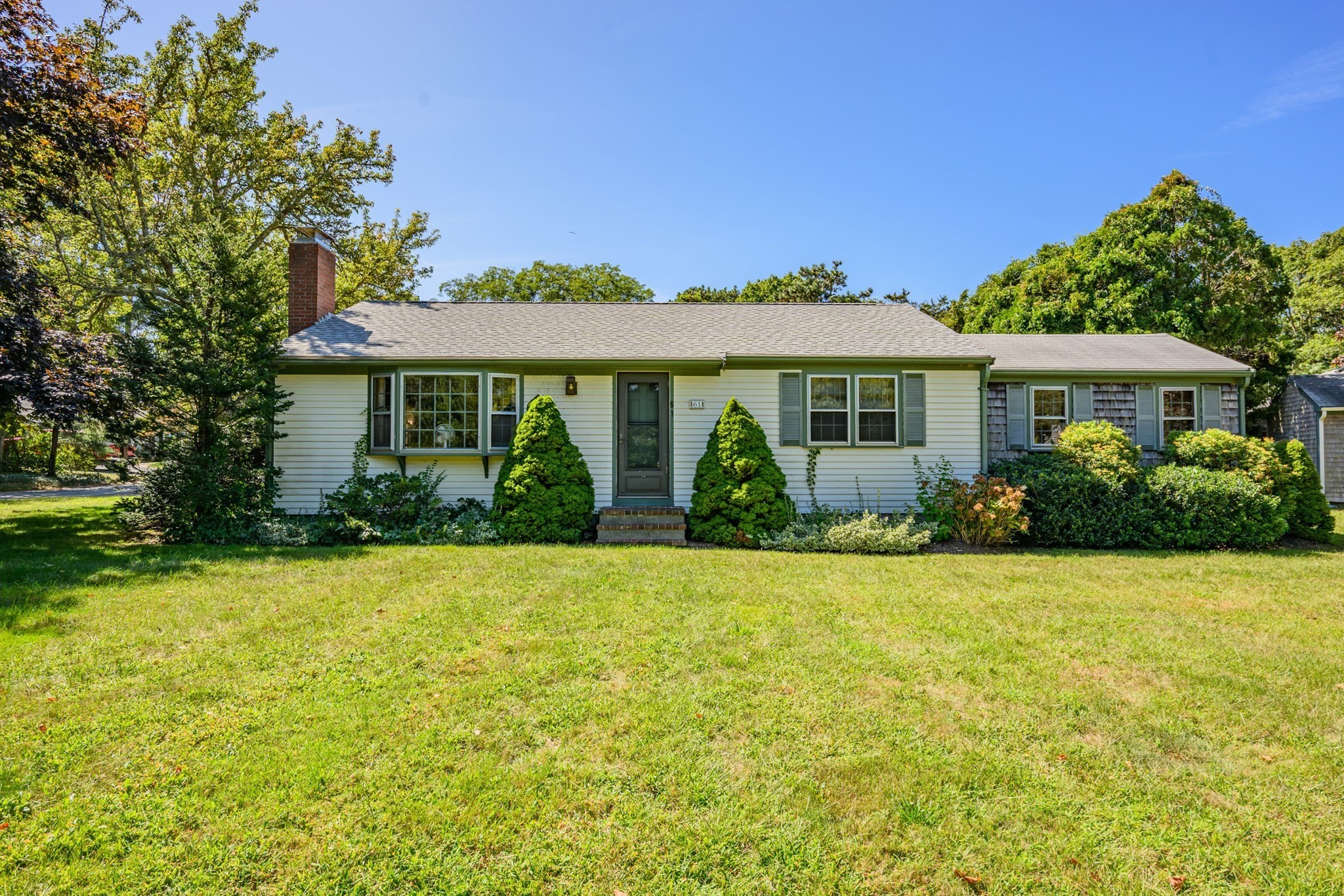 61 Laurel Rd — photo