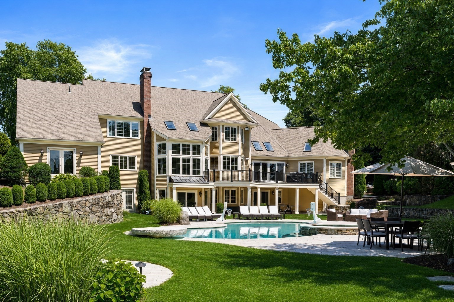 7 Pegan Ln — photo
