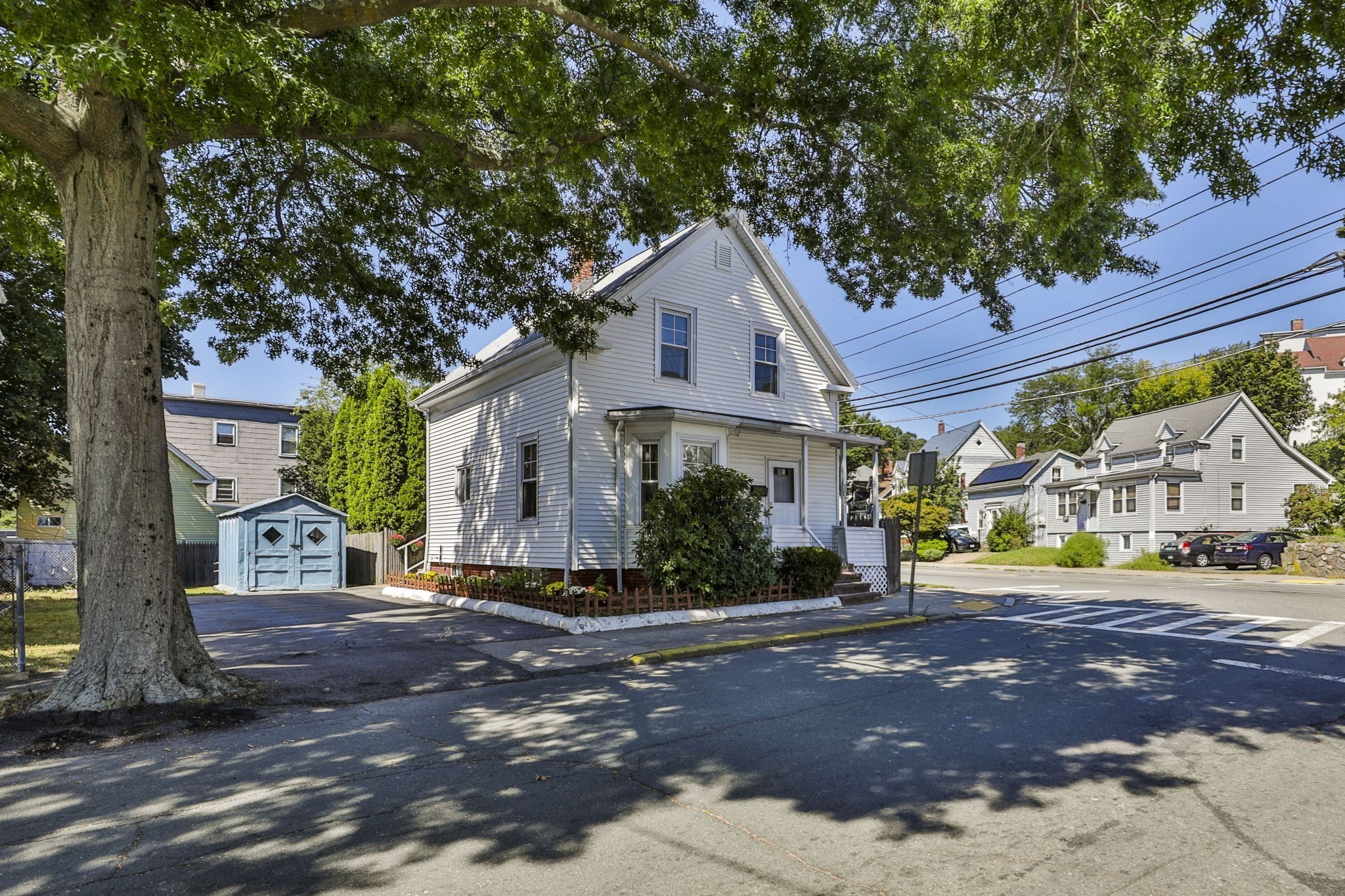 102 Kirtland St — photo
