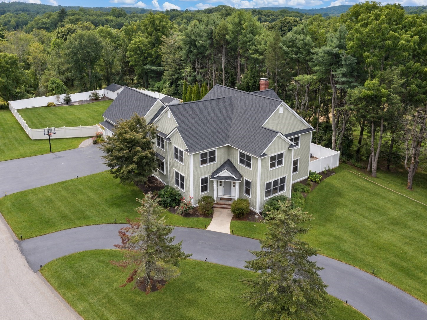 2 Wild Meadow Ln — photo