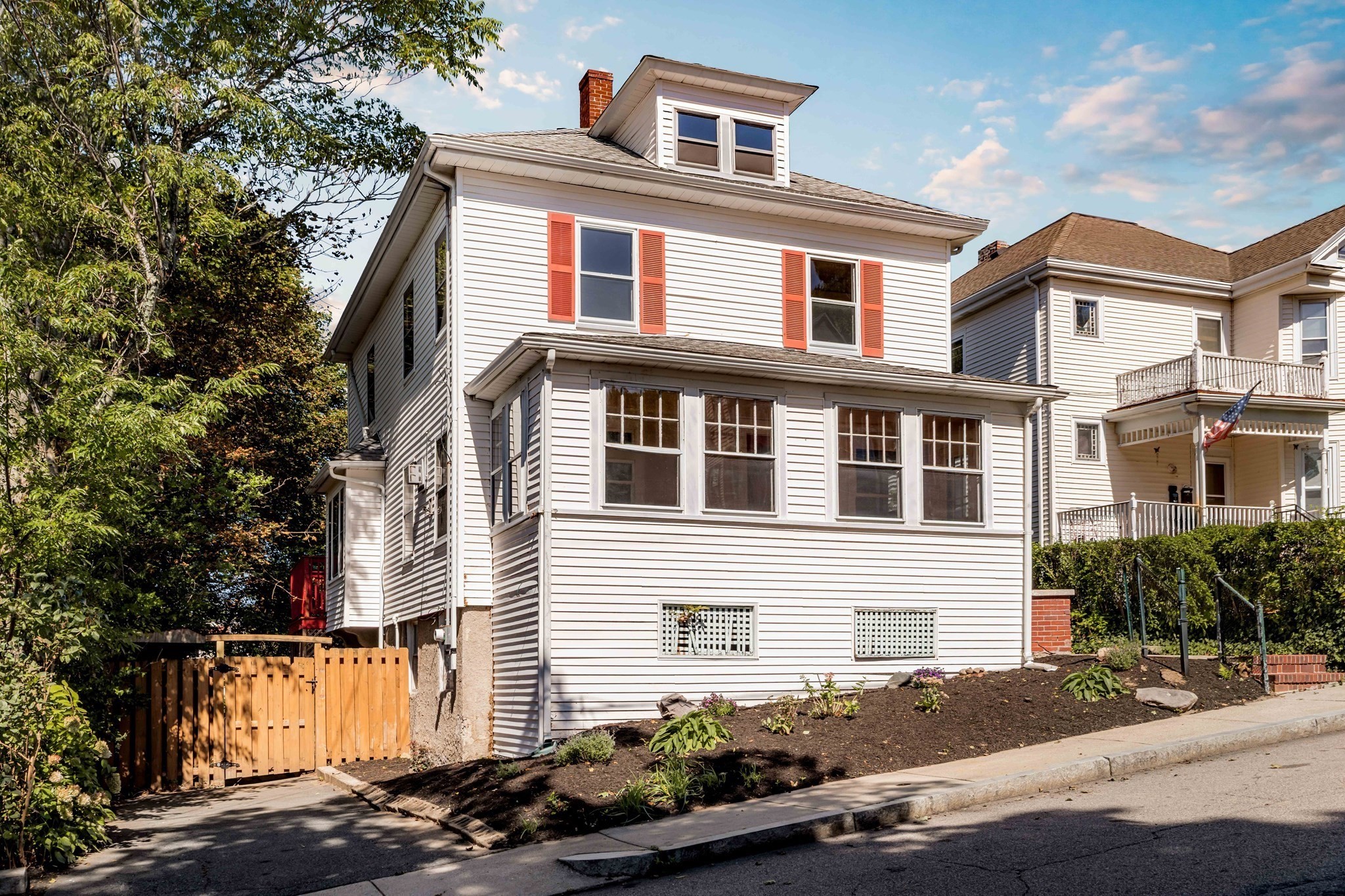 11 Grandview Street — photo