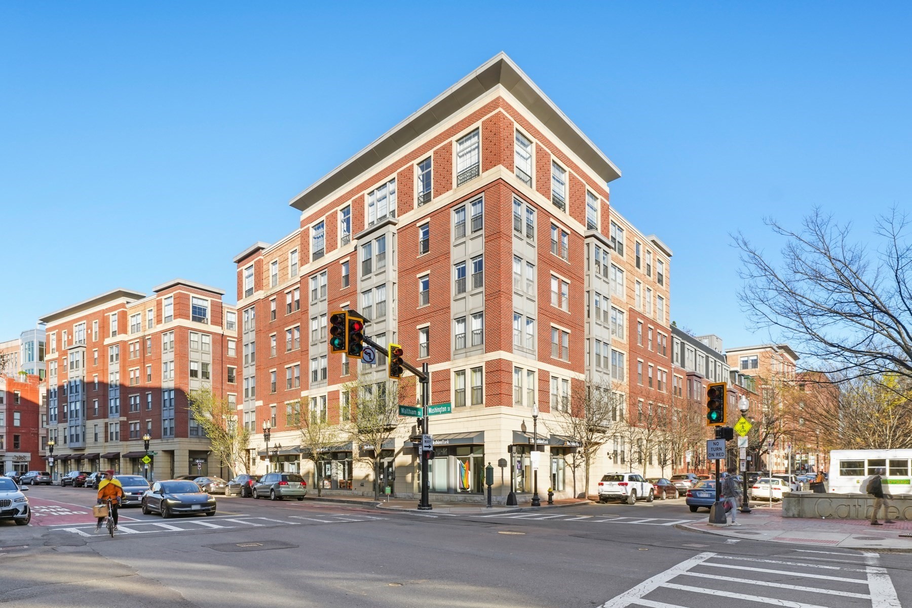 25 Savoy St Ps 230/231 — photo