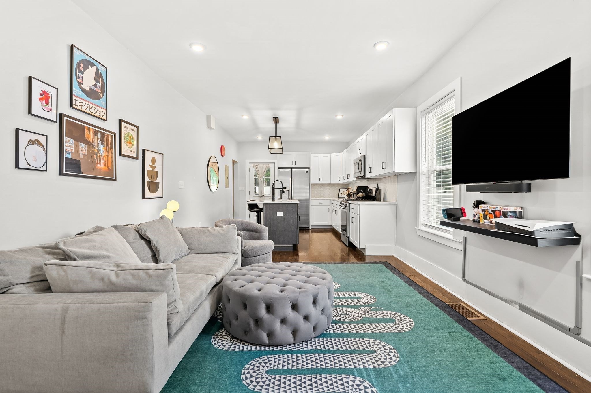 145 Whitfield St #1 — photo