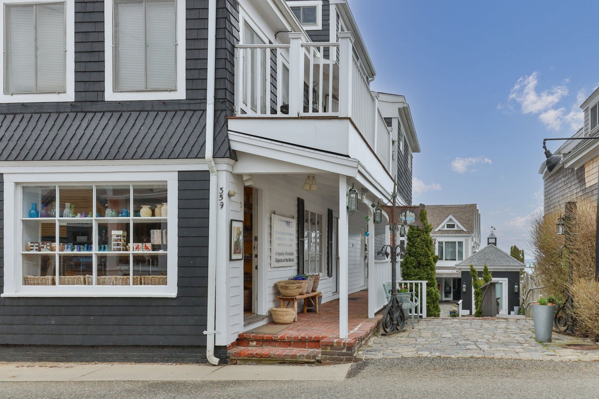 359 Commercial Street Unit a — photo