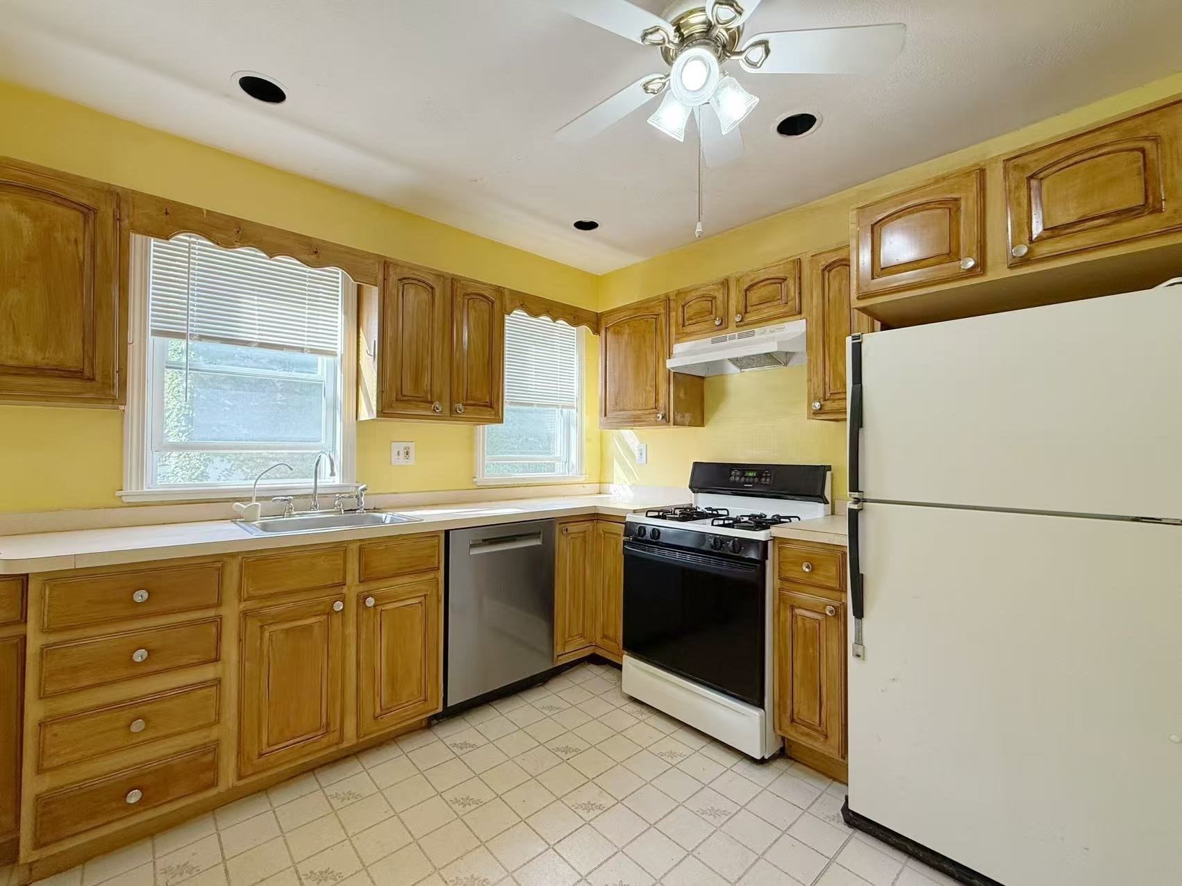 44 Jeanette Ave #1 — photo