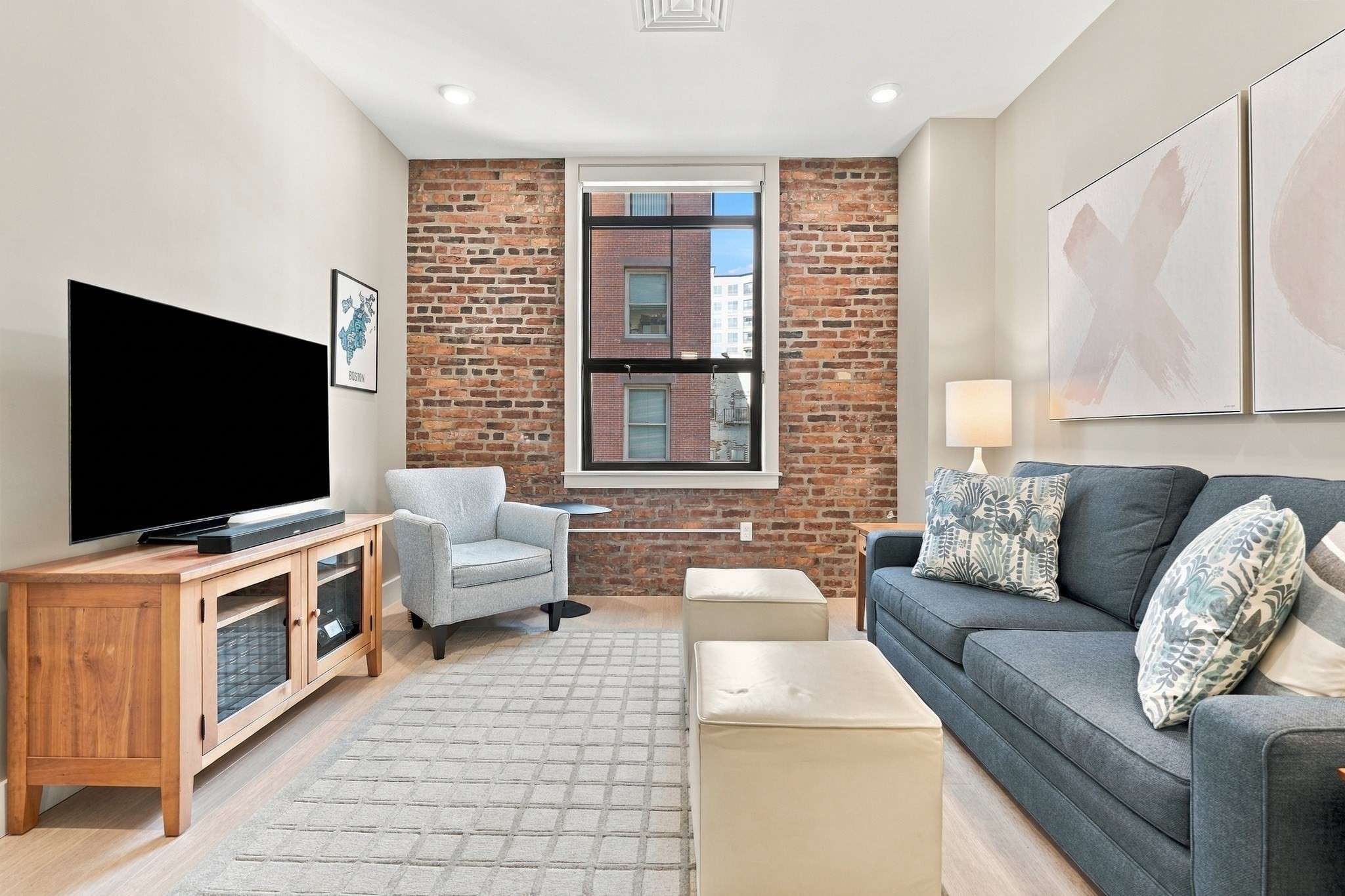 121 Portland St #302 — photo
