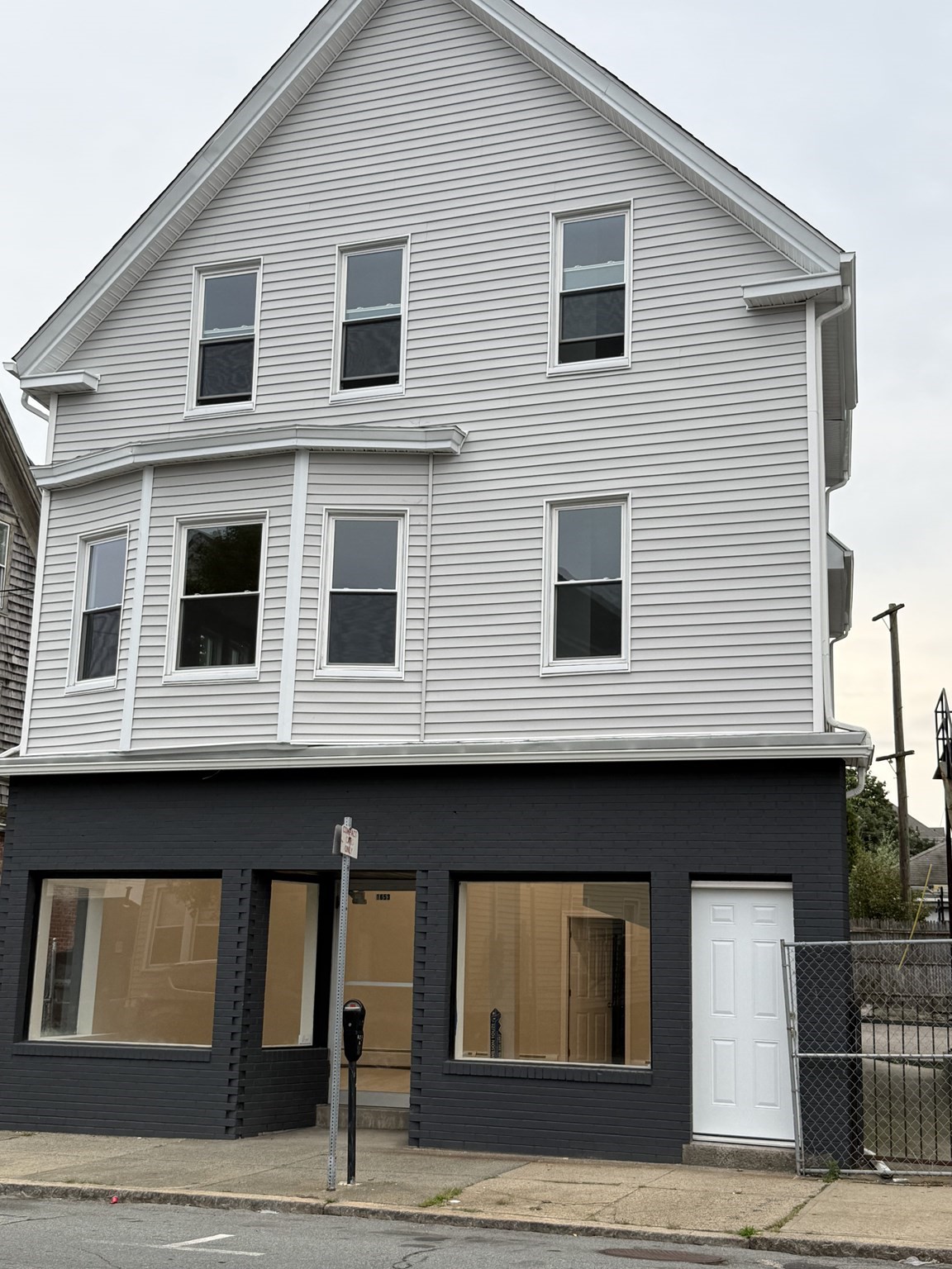1653 Acushnet Ave #3 — photo