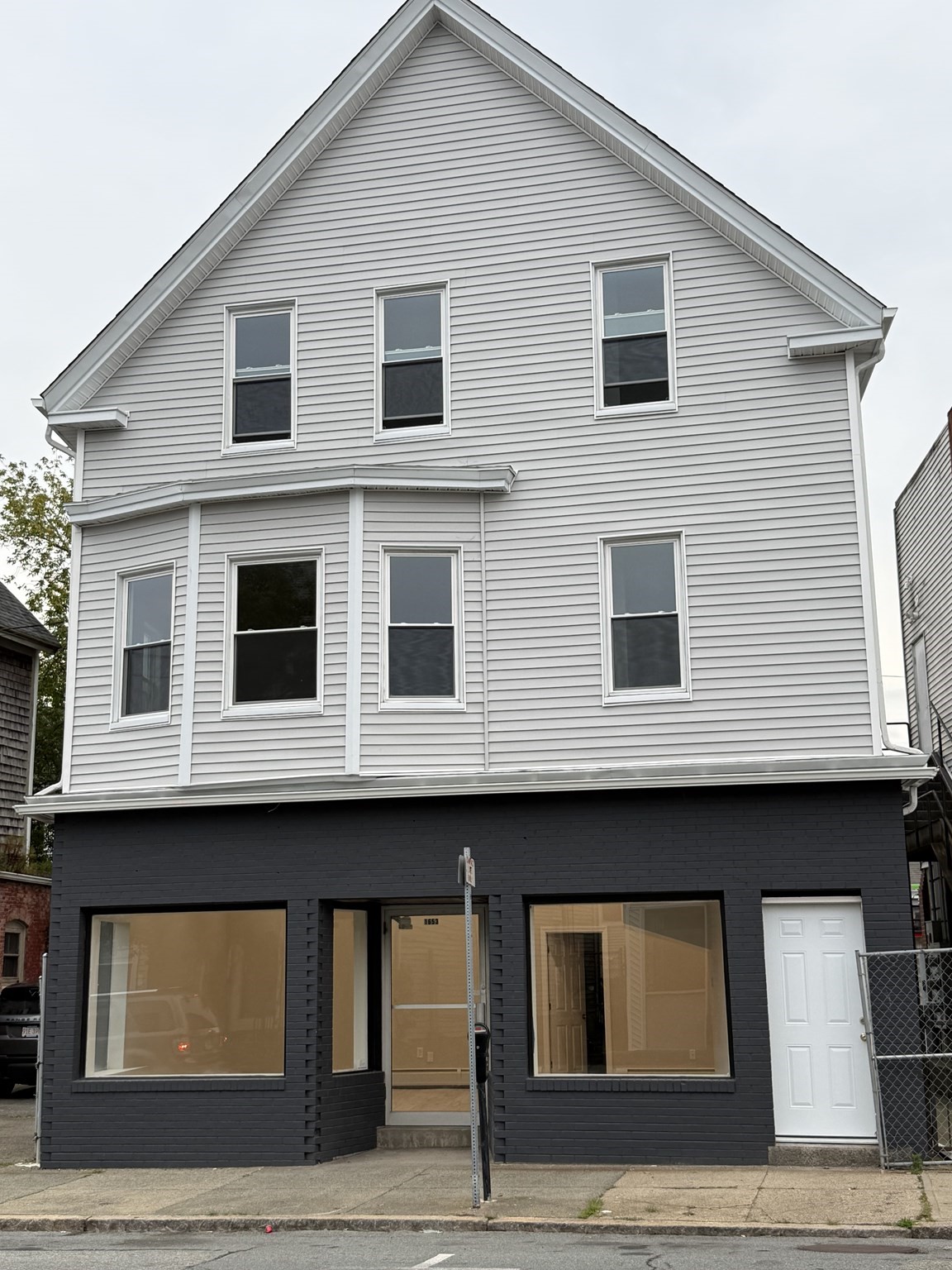 1653 Acushnet Ave #1 — photo