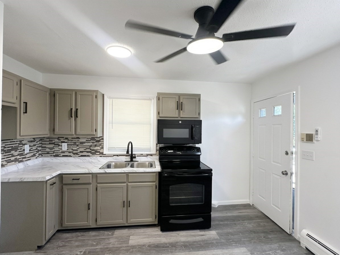 9-11 Richelieu Street, Springfield, MA 01105 — photo 2