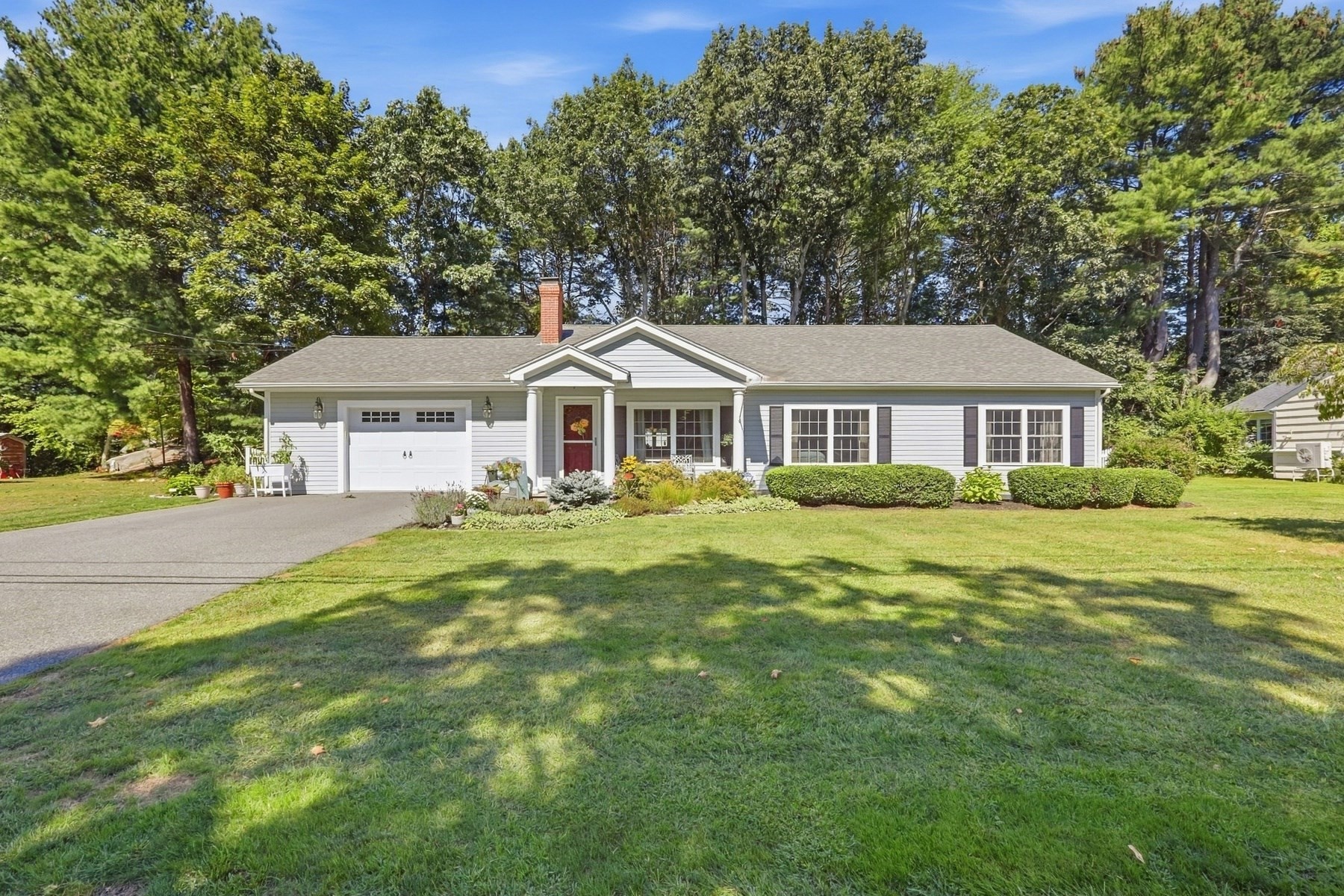 33 Westwind Rd. — photo