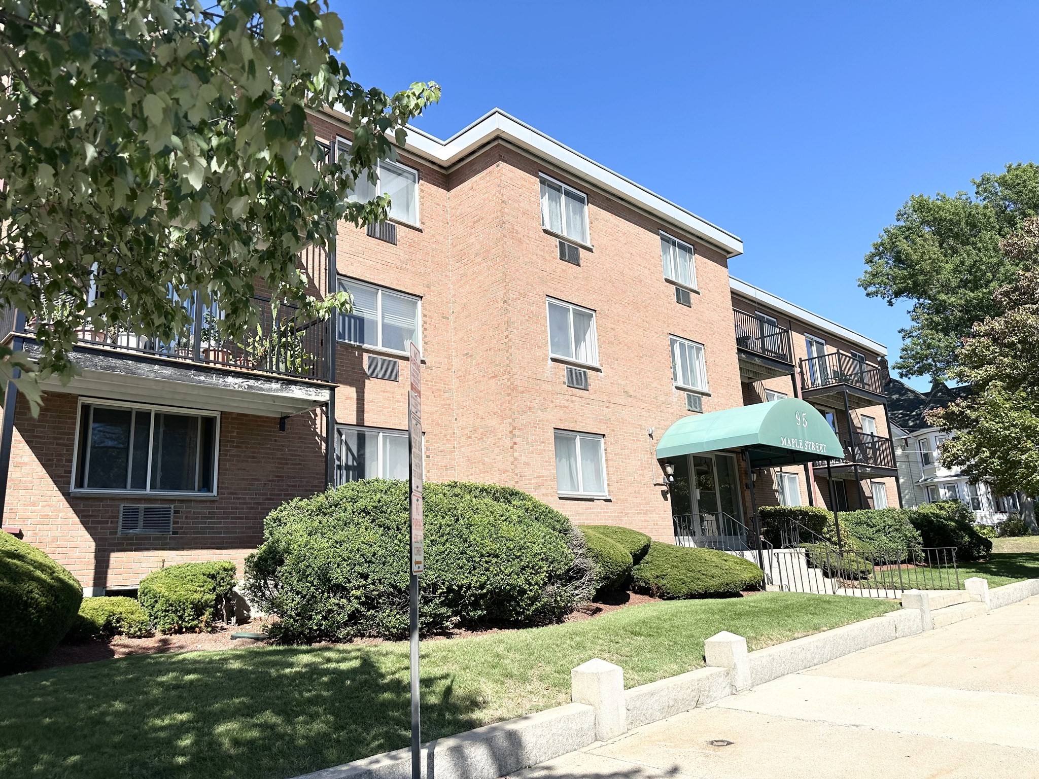 95 Maple St #7 — photo