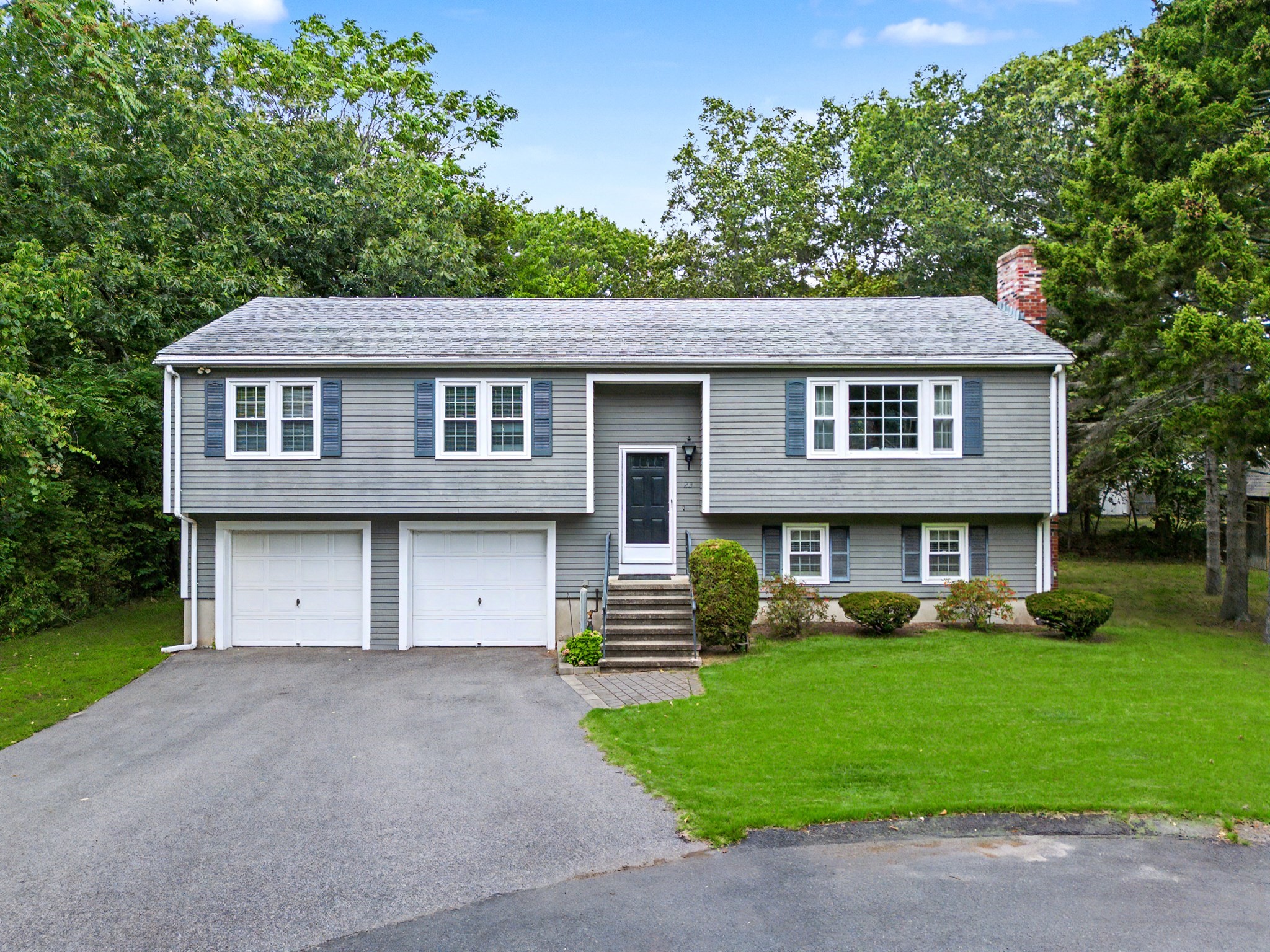 23 Evergreen Way — photo