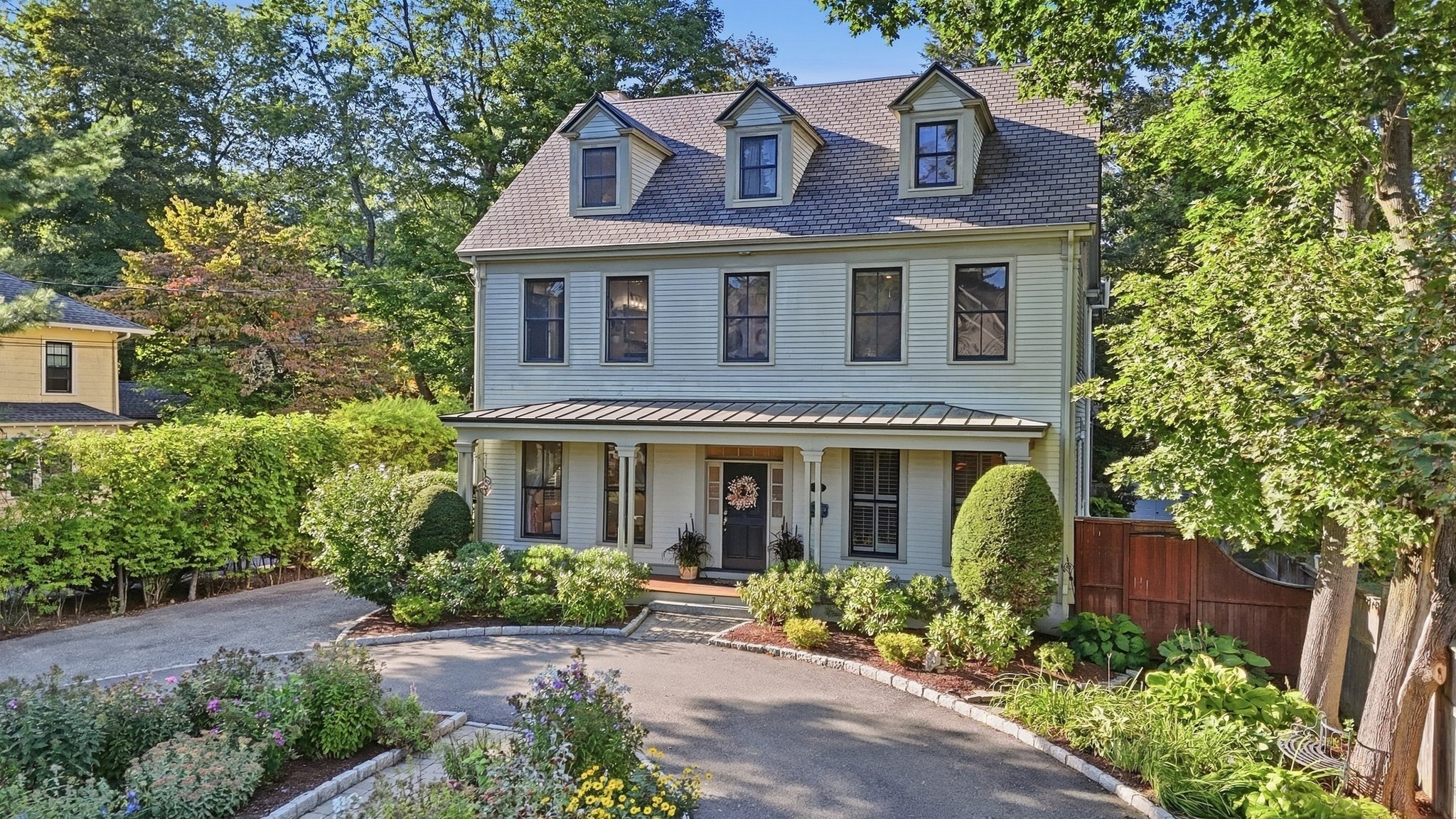 7 Locust Avenue — photo