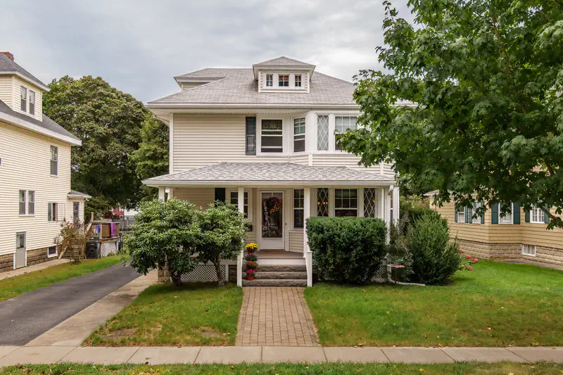 34 Fernwood Ave — photo