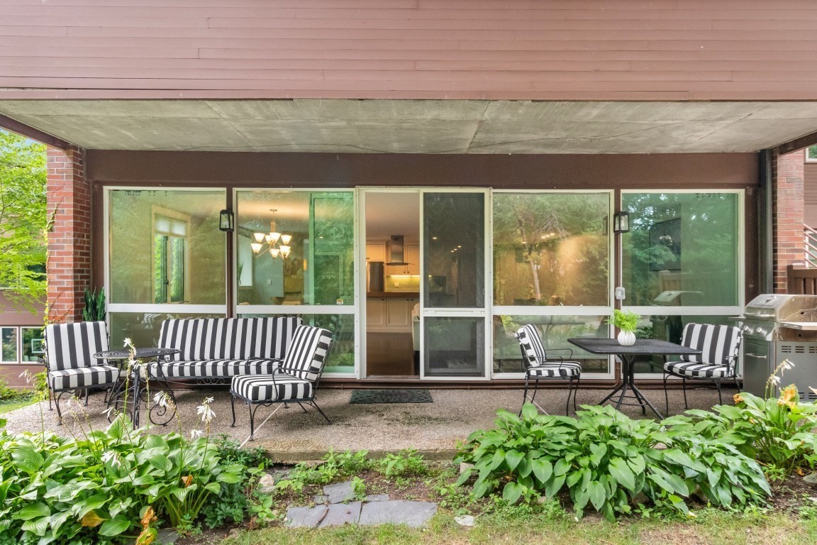 241 Perkins Street #D302 — photo