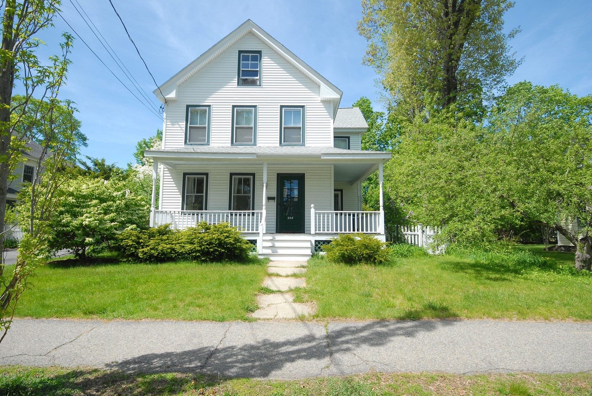 208 Central St. — photo