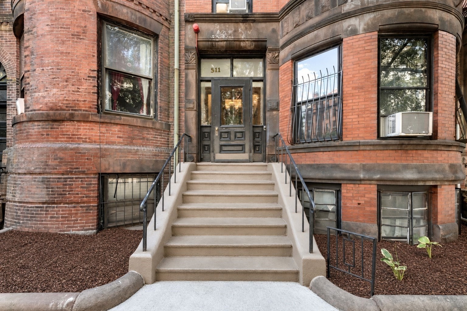 511 Beacon St #1 — photo