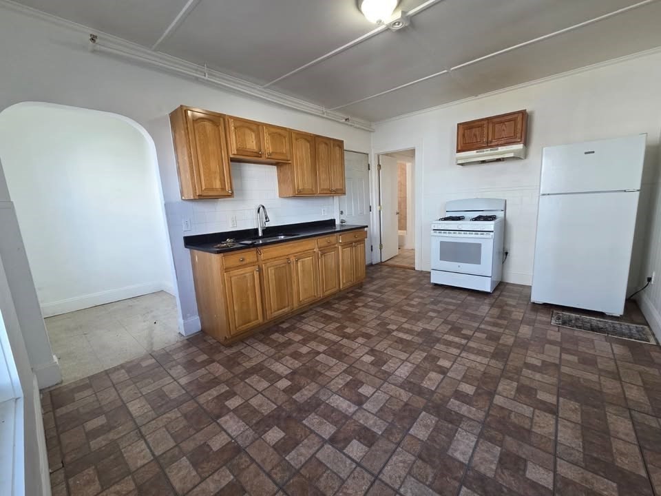 135 Chestnut St #1 — photo