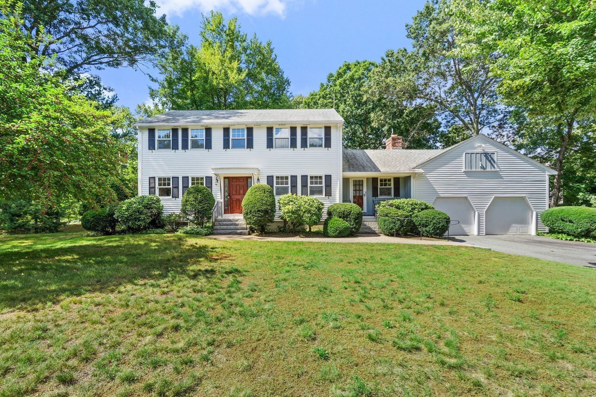 215 Oak Hill Circle — photo