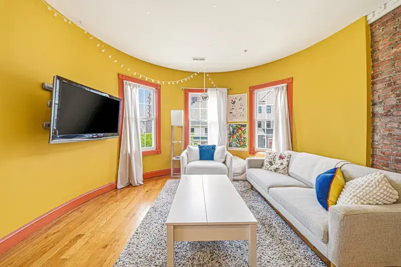 12-14 Everett St #202 — photo