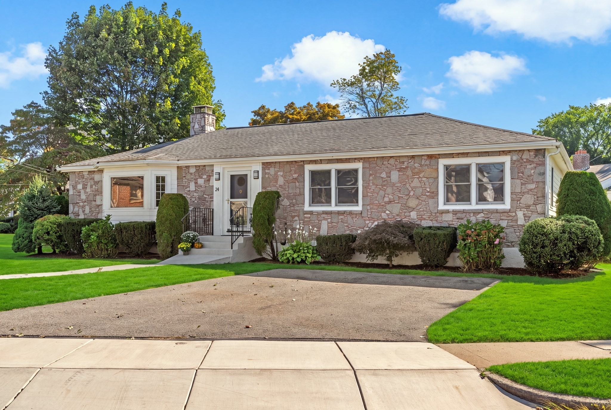 24 Great Meadow Rd — photo