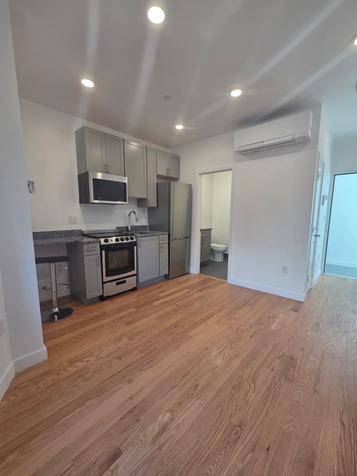 165 Hawthorne Street #203 — photo