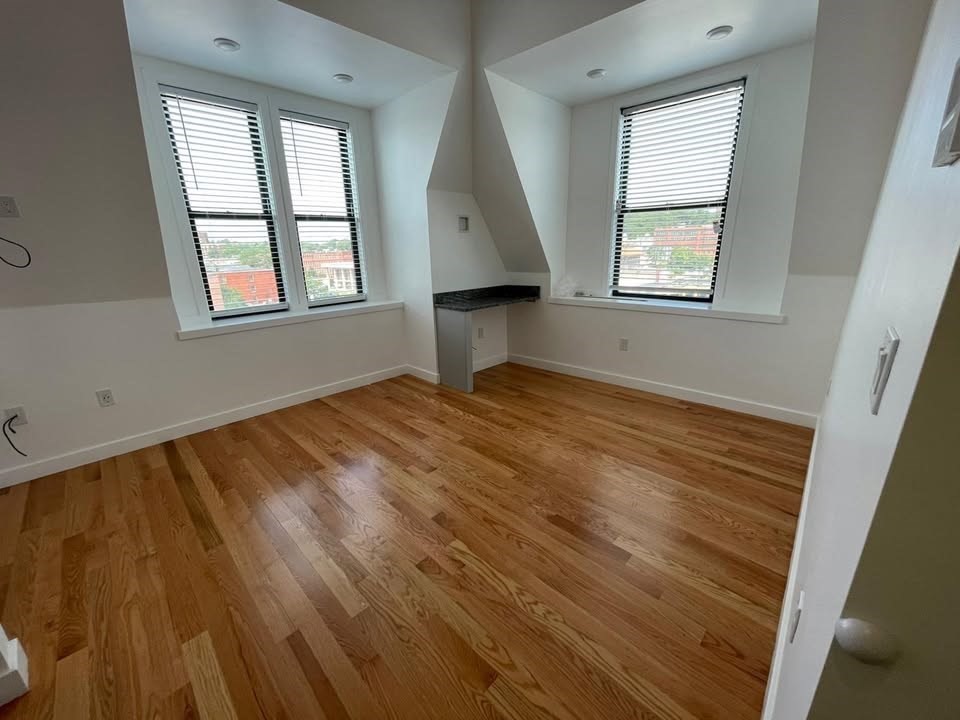 64 Market St #605 — photo